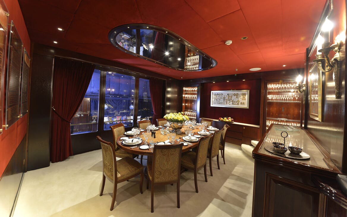 Motor Yachts THE MERCY BOYS Dining Table