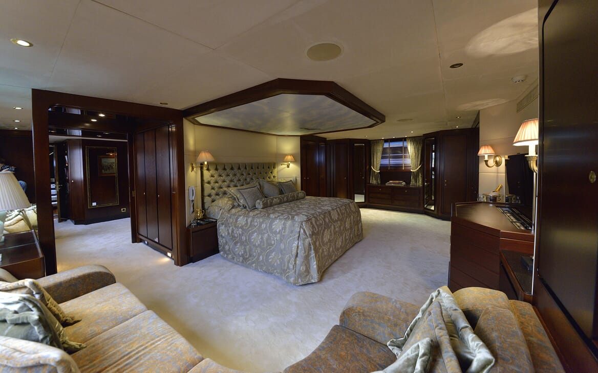 Motor Yachts THE MERCY BOYS Master Stateroom Bed