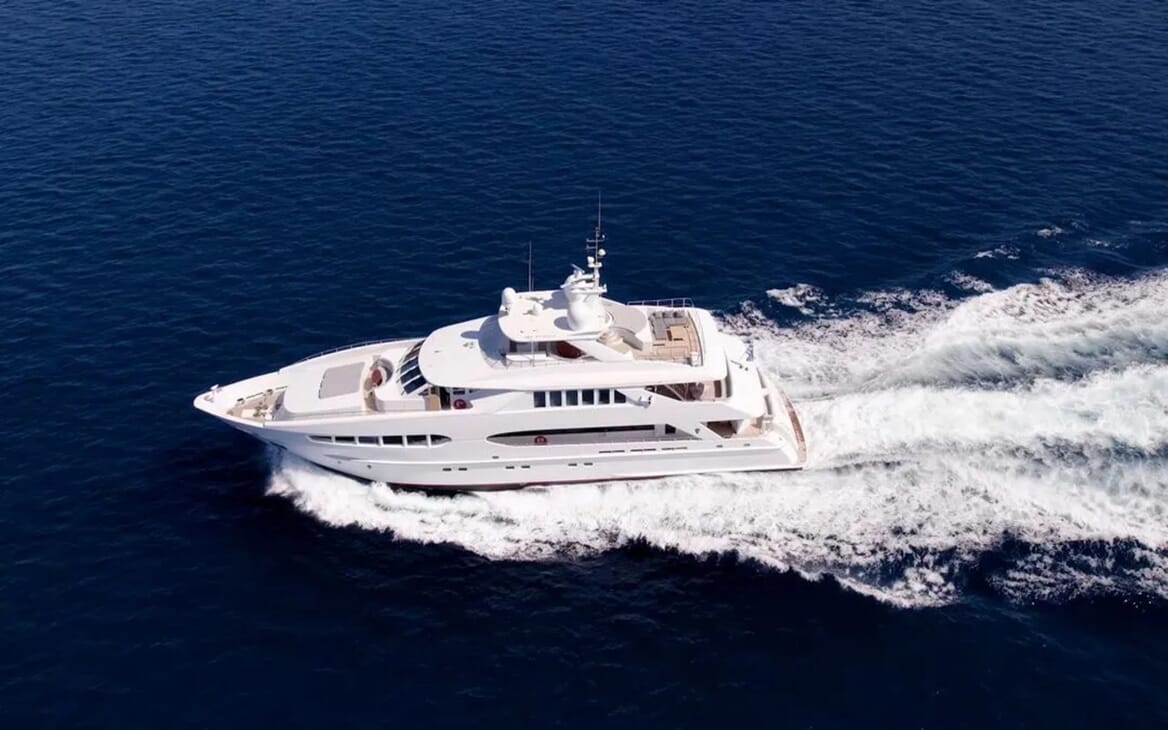 Motor Yacht Mac Brew Dining Table