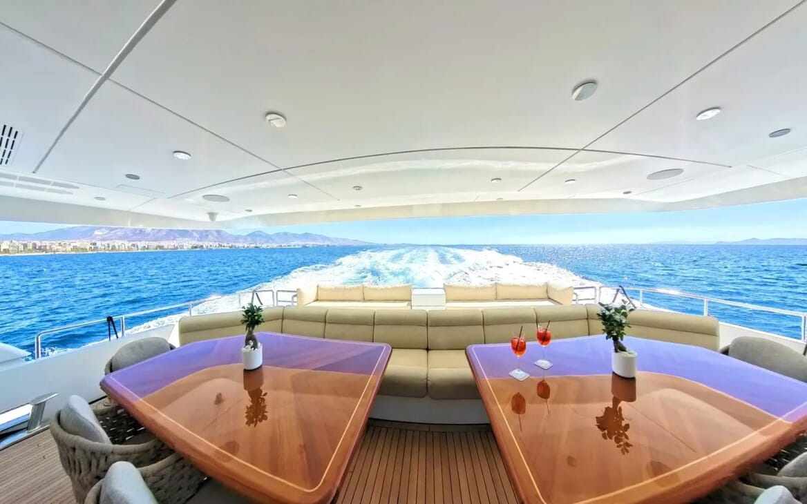Motor Yacht Mac Brew Bathroom