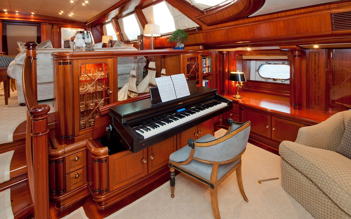 Sailing Yacht HYPERION Piano