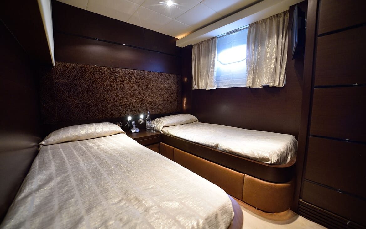 Motor Yacht ANDEA Dressing Table