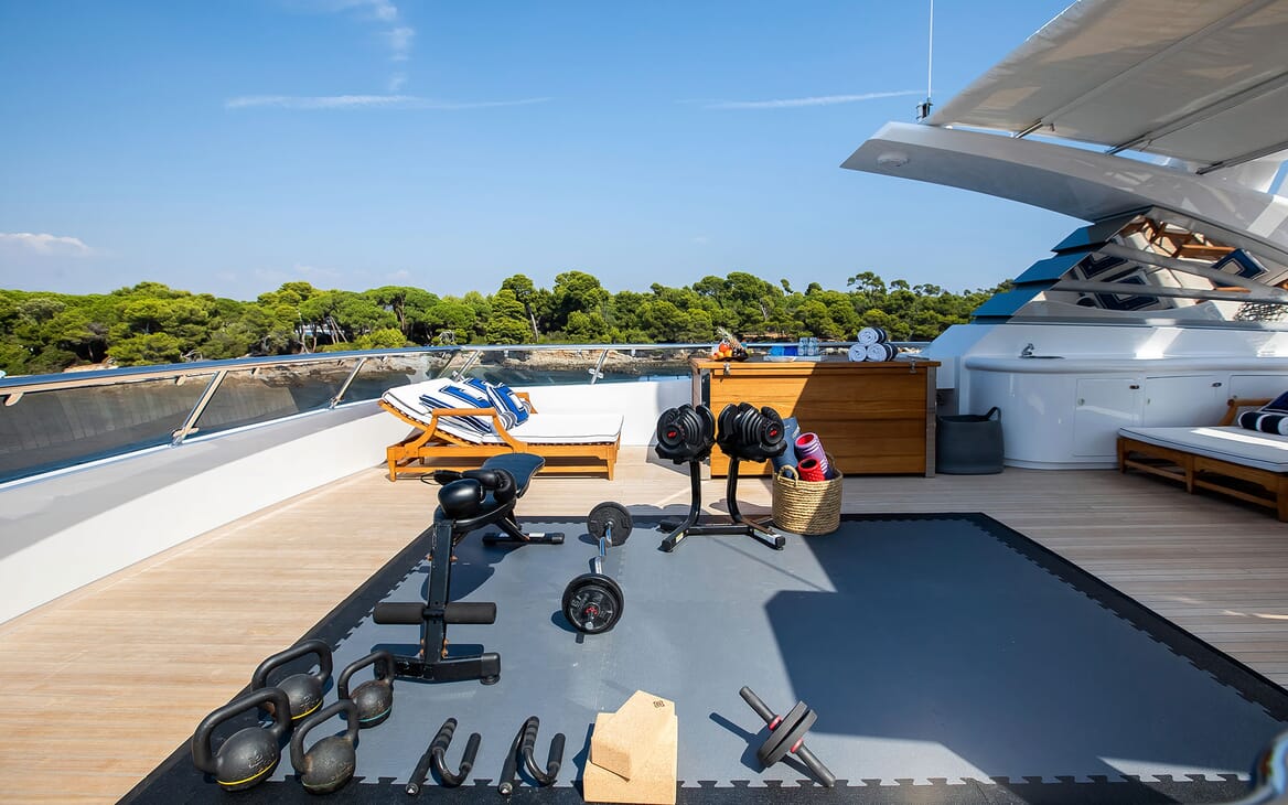 Motor Yacht LA TANIA Sun Deck Gym
