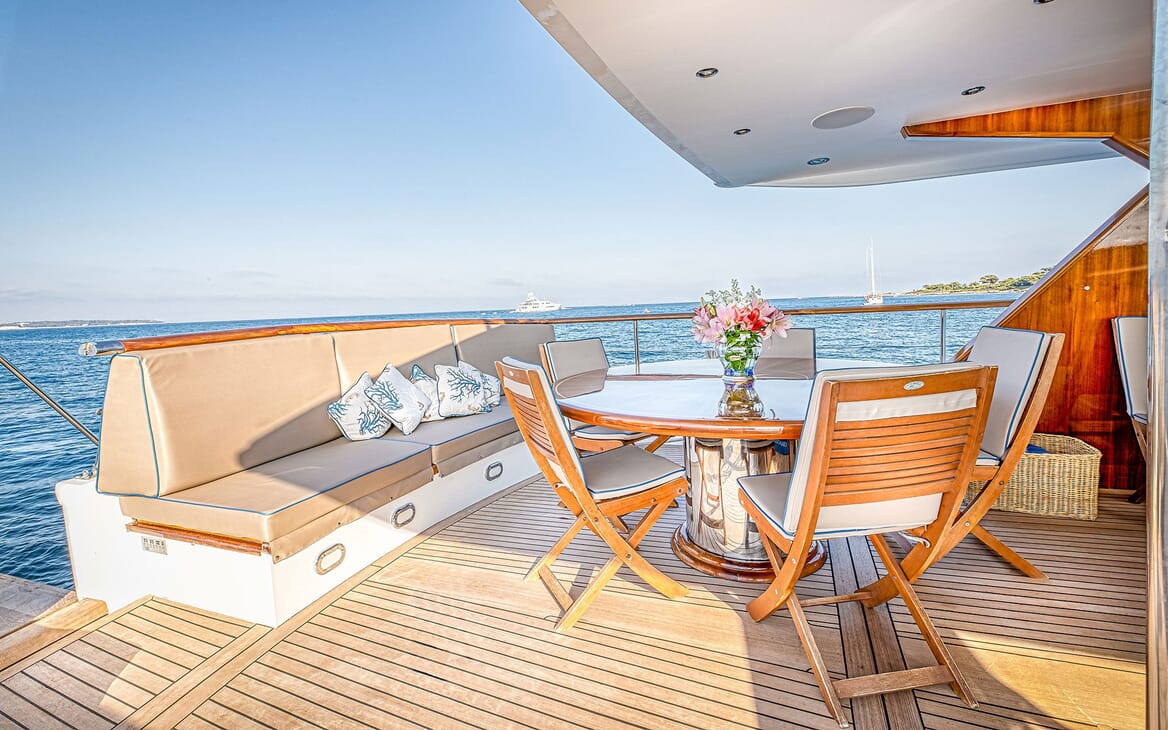 Motor Yacht CHANTELLA Aft Deck Dining Table