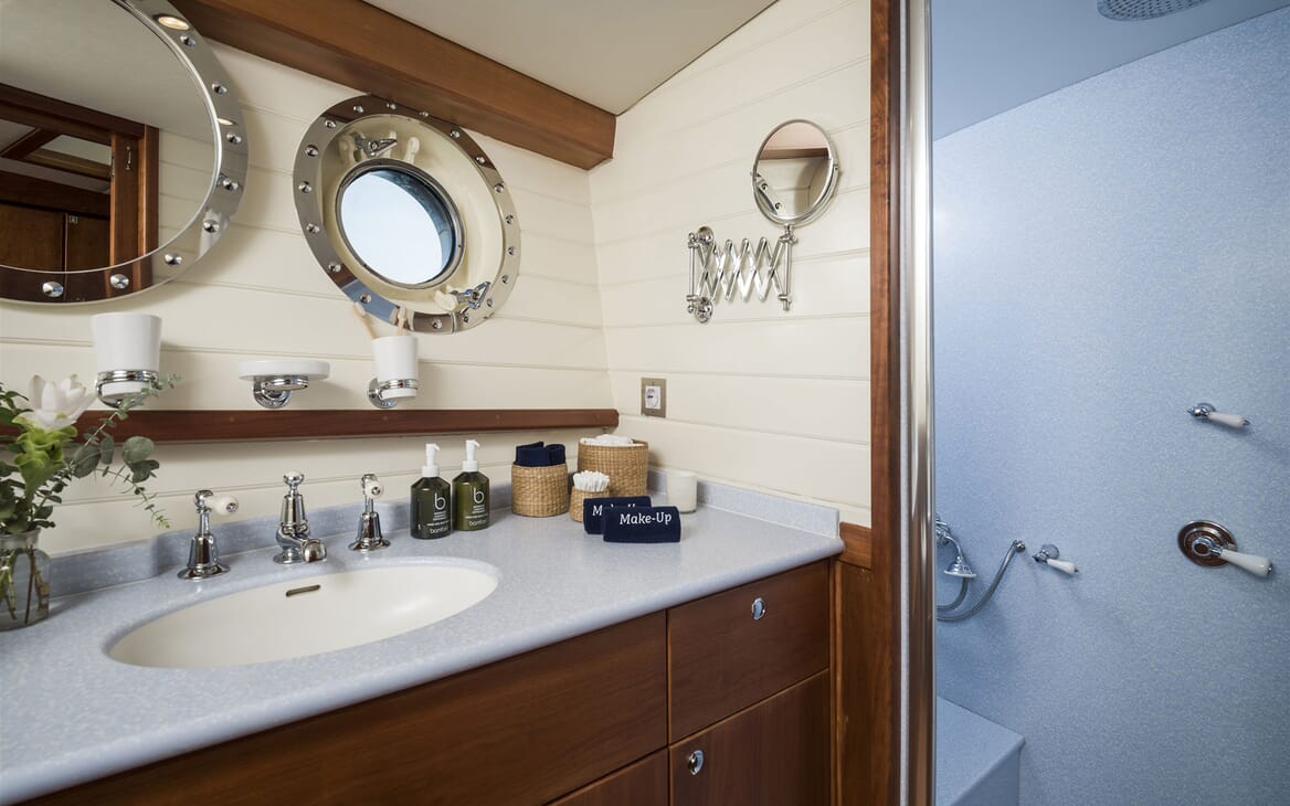 Sailing Yacht ALEXA OF LONDON Bathroom Sink