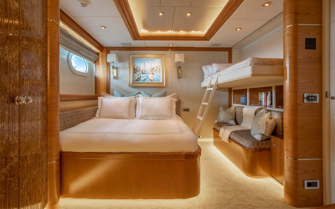 Motor Yacht VIBRANCE Guest Double with Pullman Down