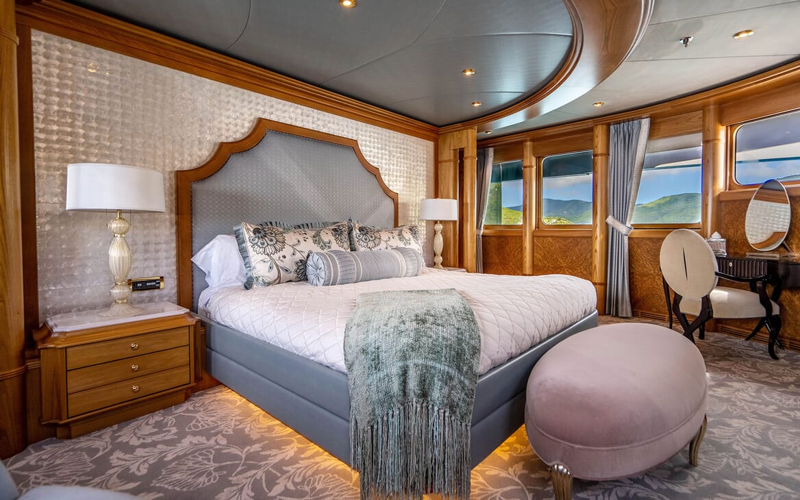 Motor Yacht VIBRANCE Master Stateroom 1