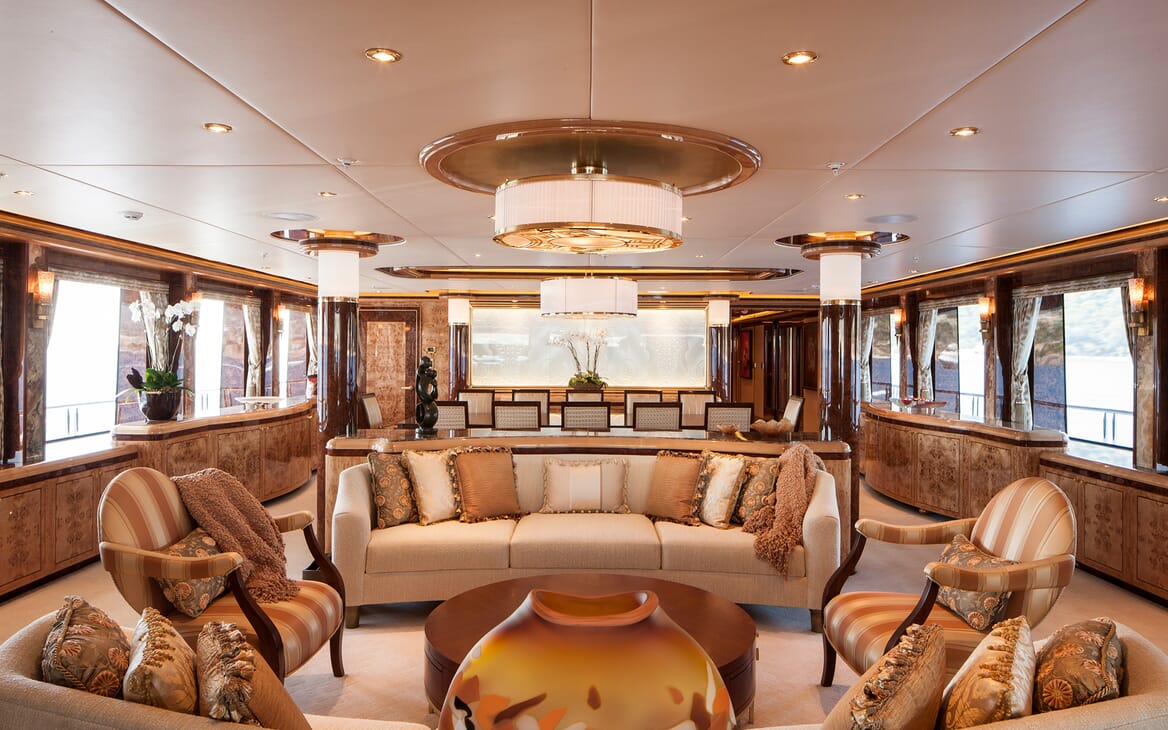 Motor Yacht Lady Sara saloon