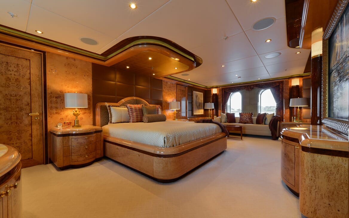 Motor Yacht Lady Sara master stateroom