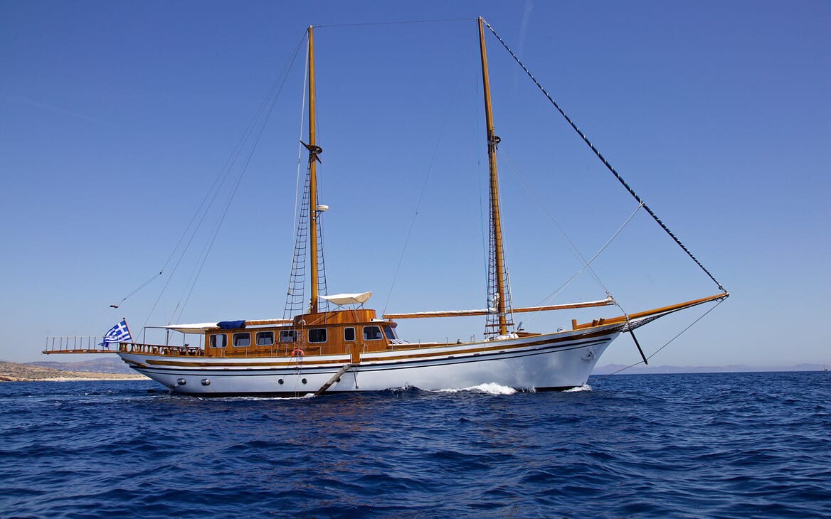 Sailing Yacht Hermina cruising