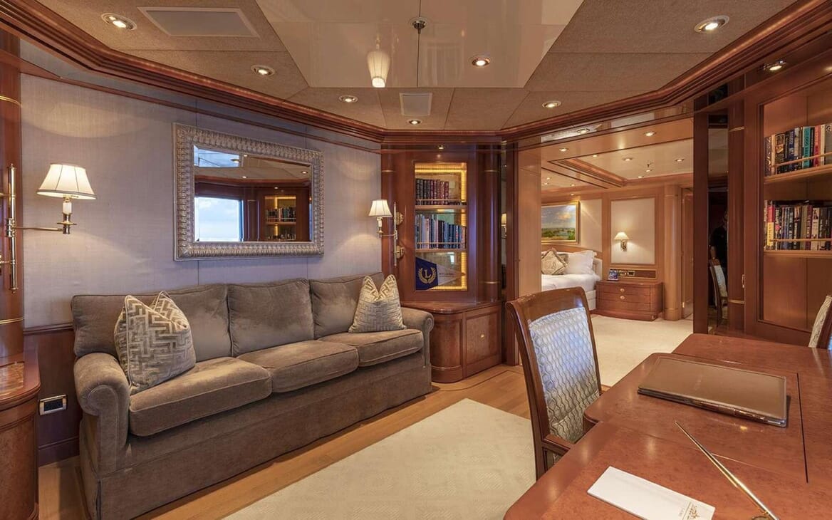 Motor Yacht Laurel VIP cabin