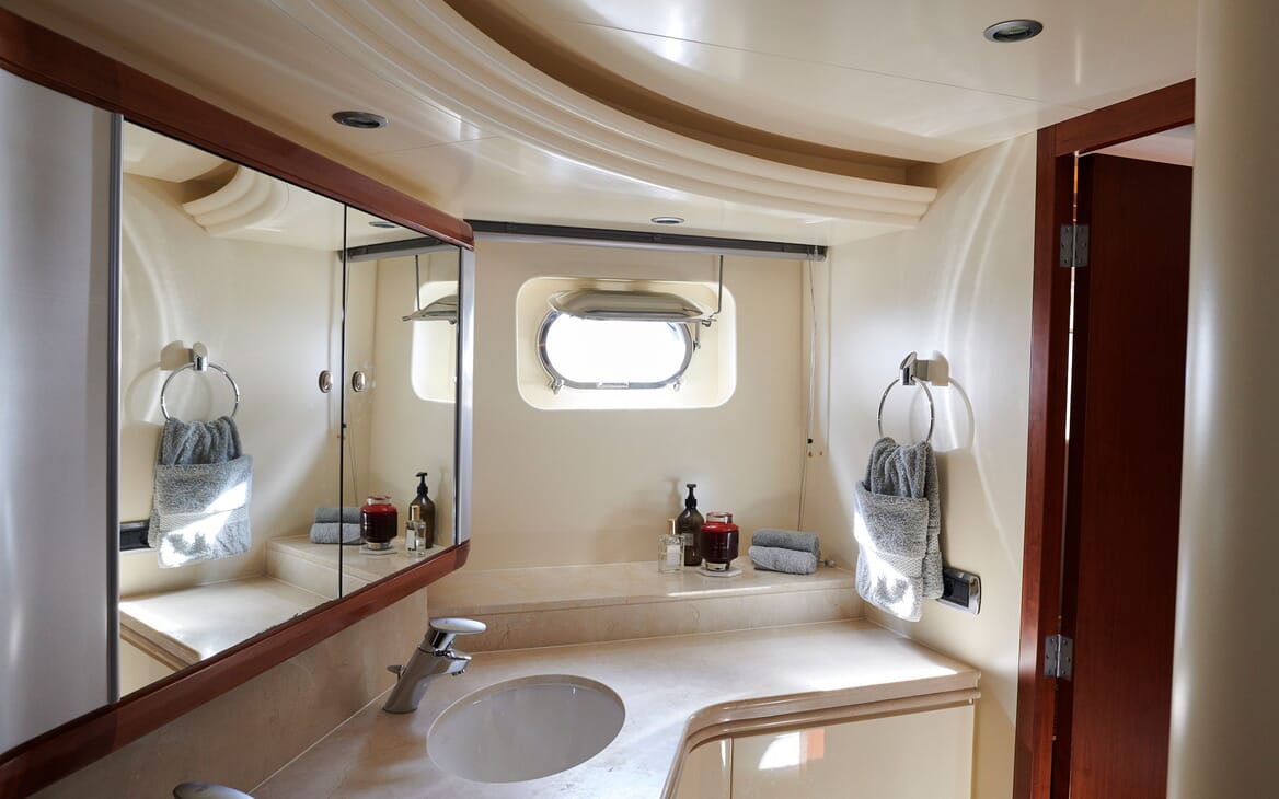 Motor Yacht WILLOW Guest Double Stateroom TV and Desk