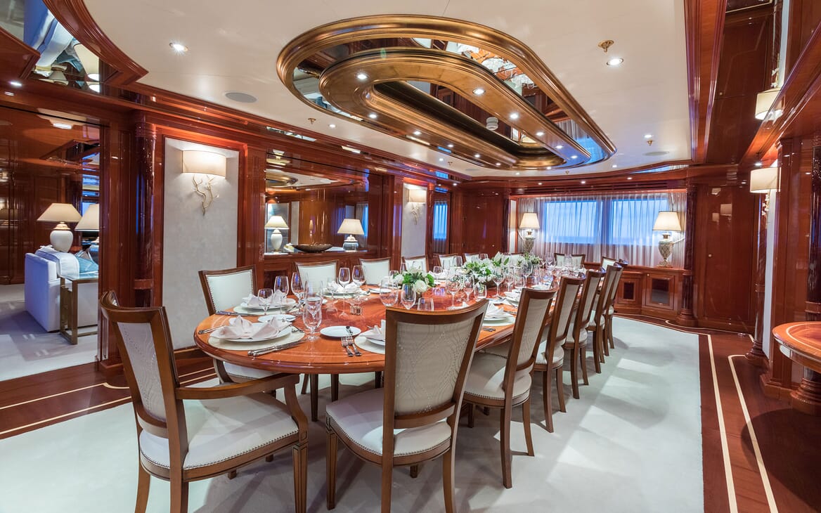 Motor Yacht DOUBLE DOWN Dining Table