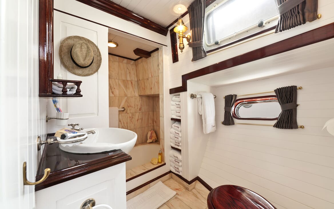 Sailing Yacht TIGERLILY OF CORNWALL Guest Bathroom