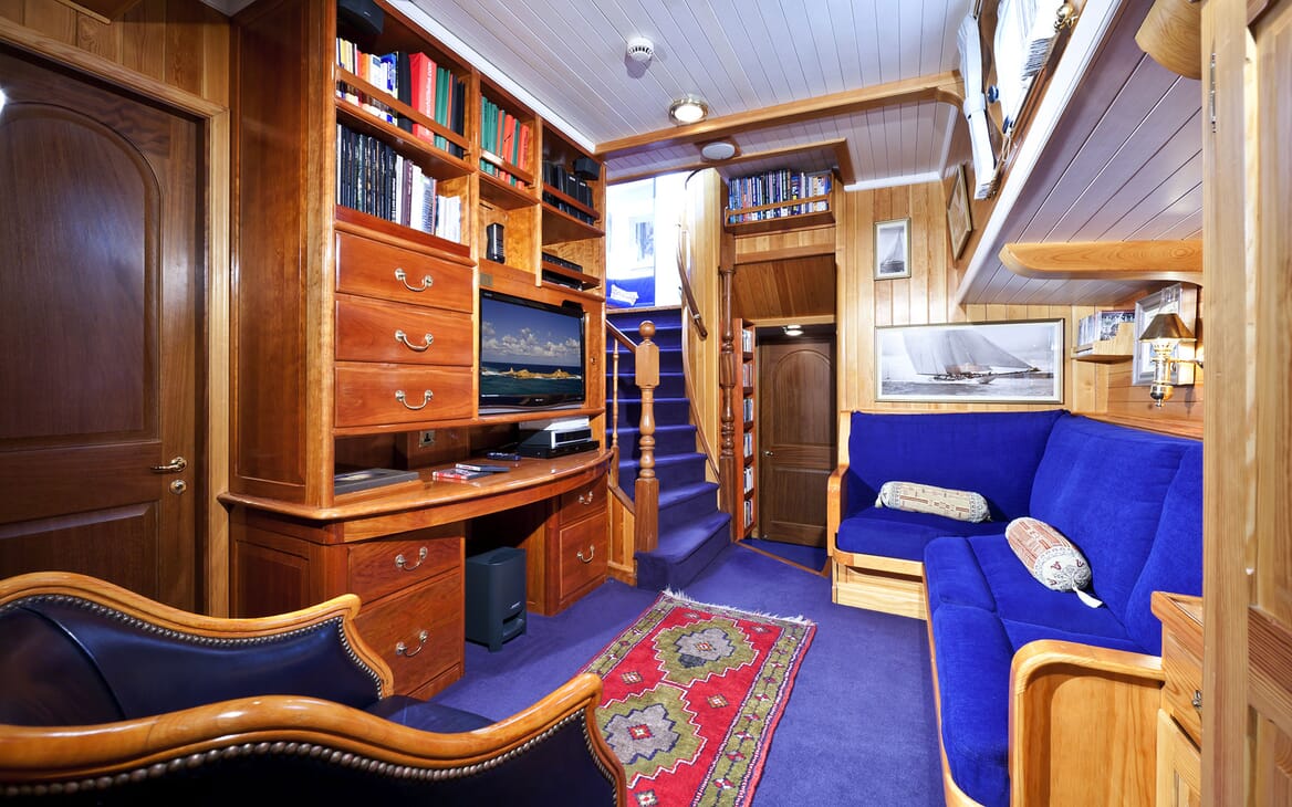 Sailing Yacht TIGERLILY OF CORNWALL Seating and TV