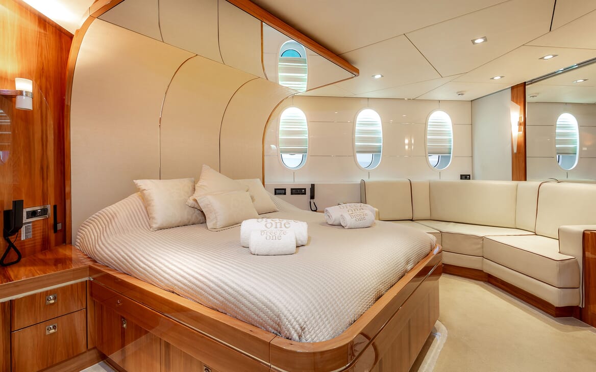 Motor Yacht SEA BREEZE ONE VIP Double Stateroom