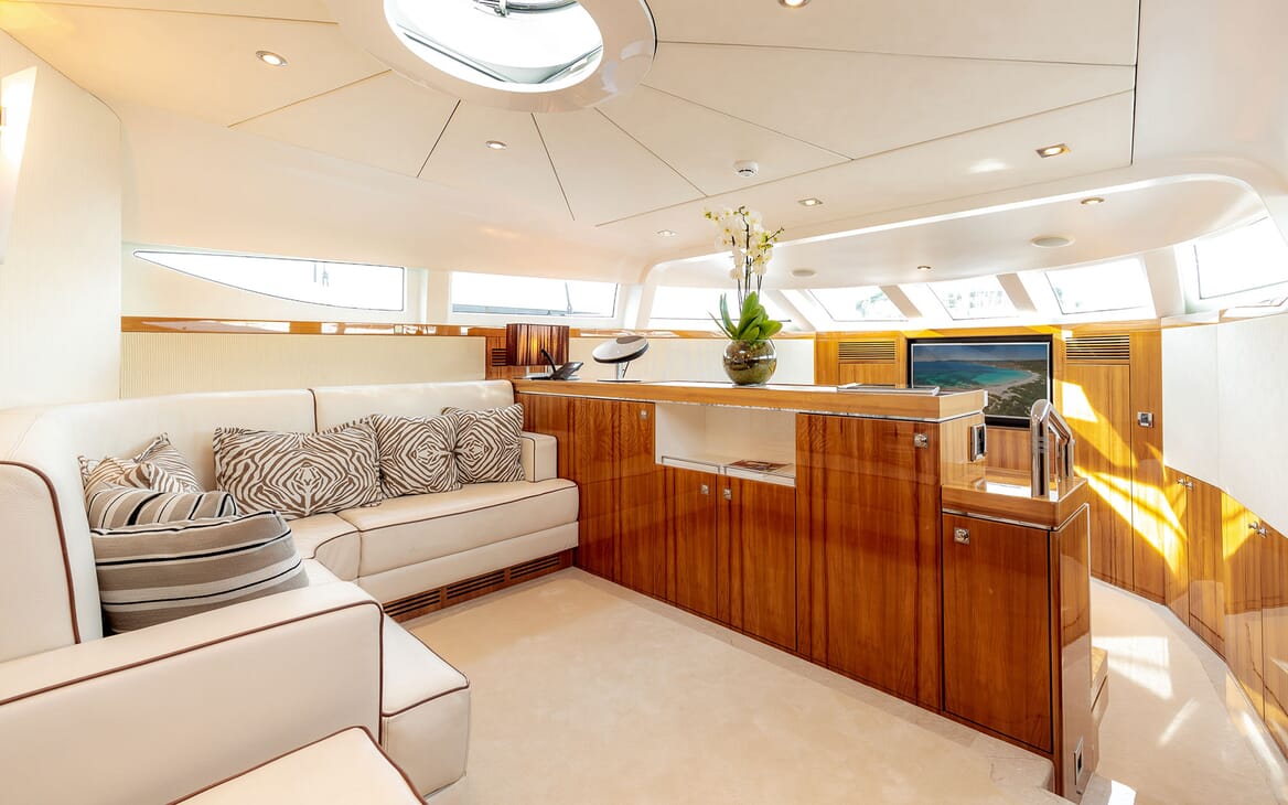 Motor Yacht SEA BREEZE ONE Master Stateroom Lounge