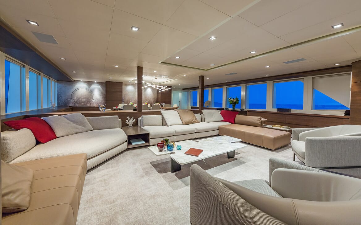 Motor Yacht Big Sky Main Saloon