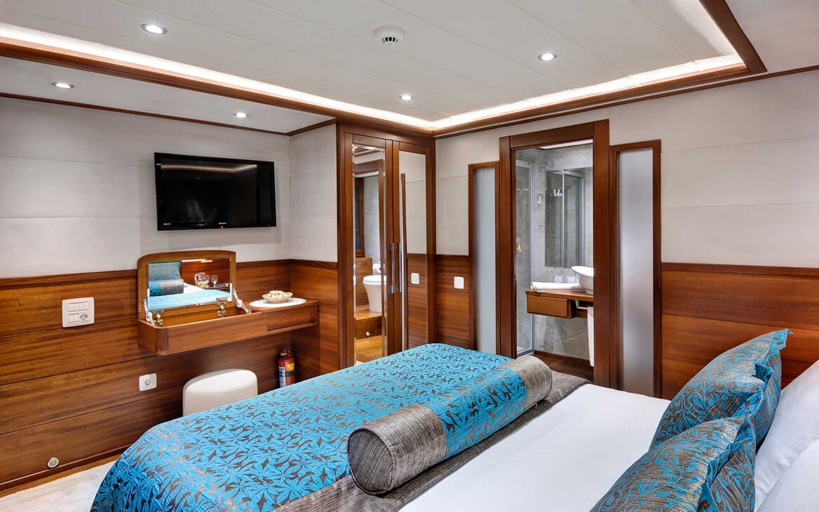 Sailing Yacht Alessandro double cabin