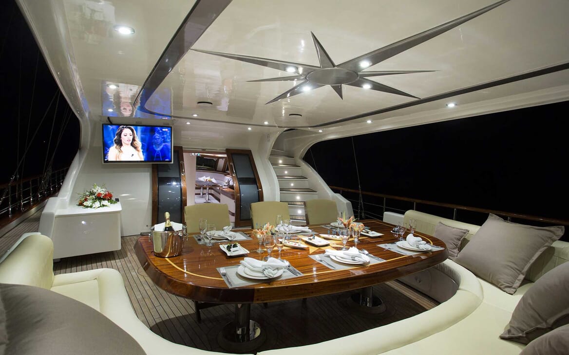 Sailing Yacht Alessandro outdoor dining