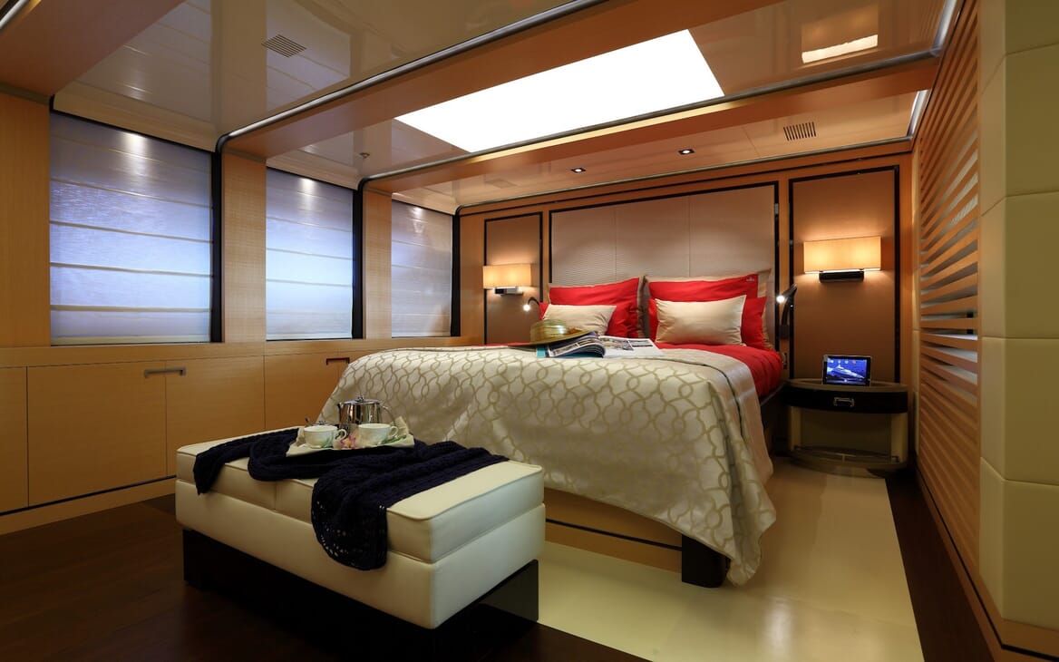 Motor Yacht 2 Ladies master stateroom