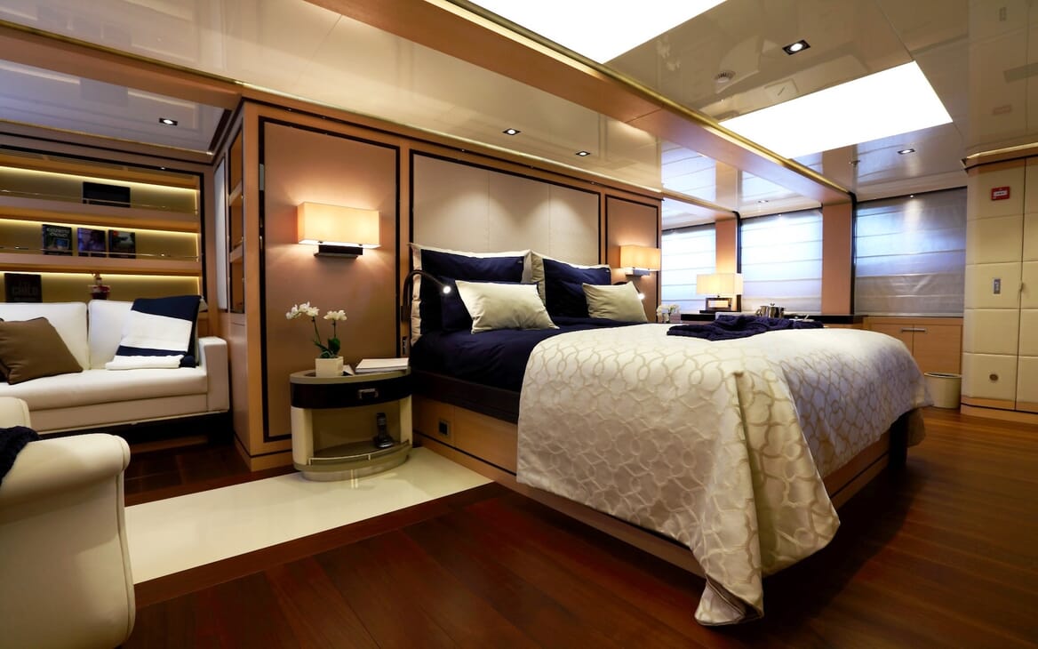 Motor Yacht 2 Ladies VIP cabin