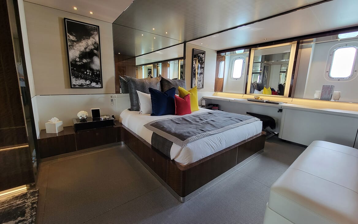Motor Yacht KNIGHT Guest Double Stateroom