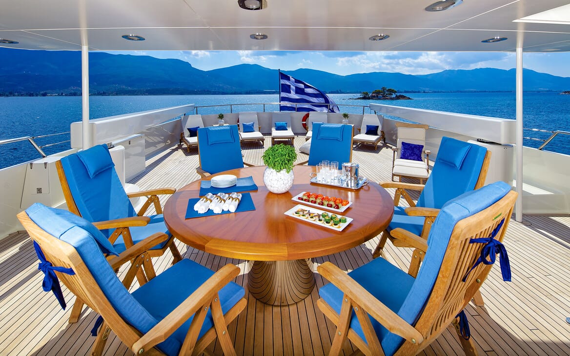 Motor Yacht MAGIX Upper Deck Dining Table