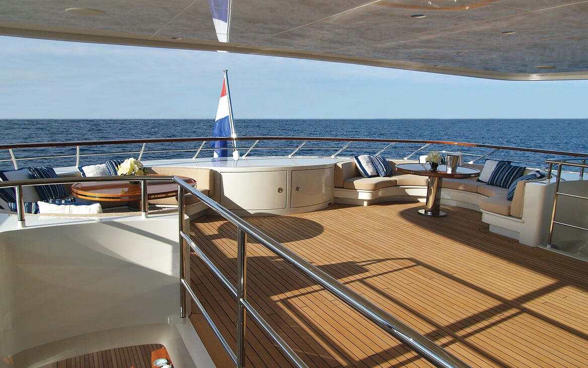 Motor Yacht Lady Dee main deck