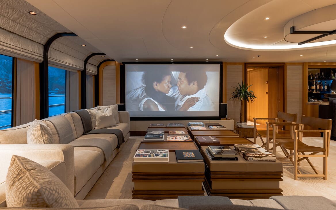Motor Yacht VENTUM MARIS Cinema Screen