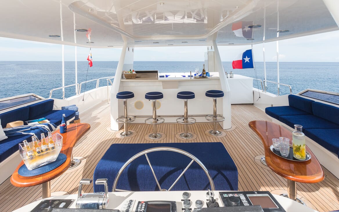 Motor Yacht ALL IN Sun Deck