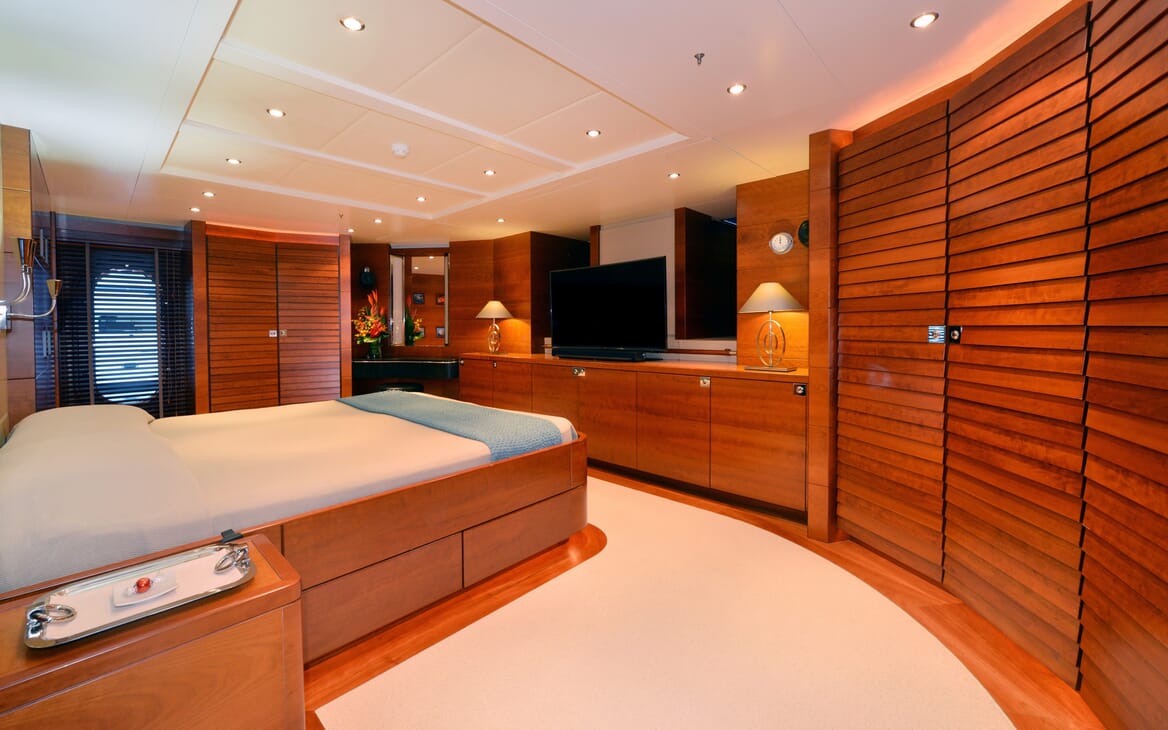 Motor Yacht Beluga VIP cabin