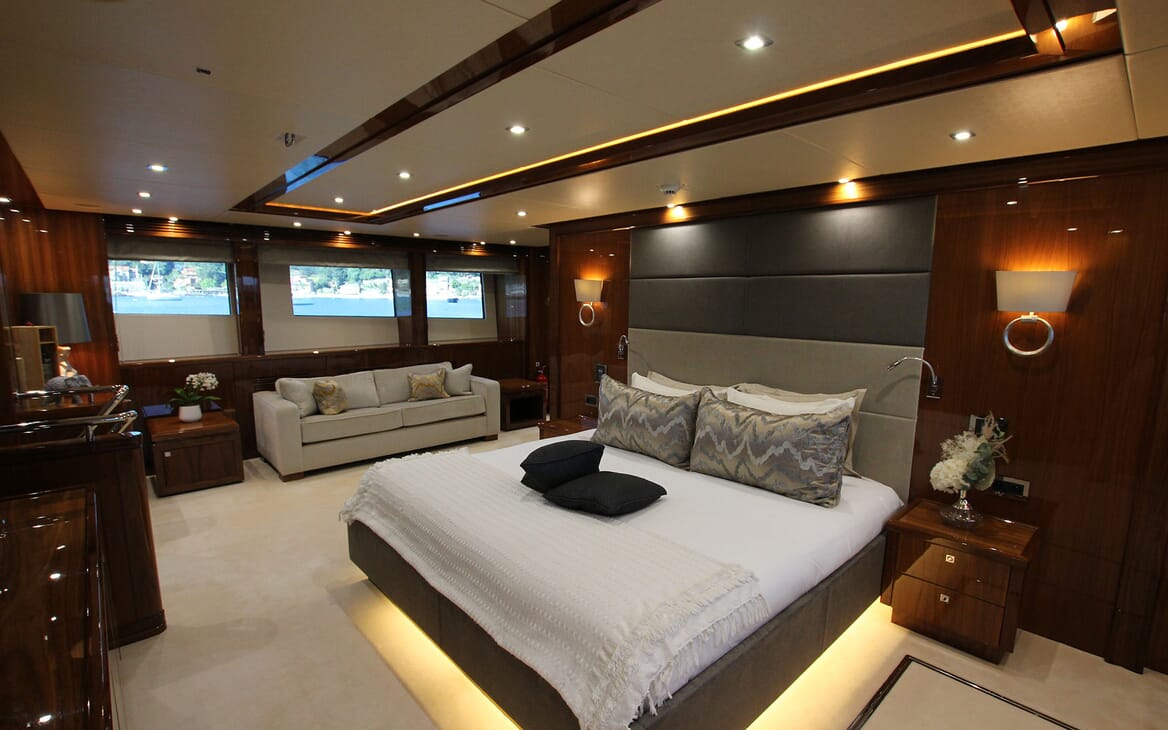 Motor Yacht LUSIA M VIP