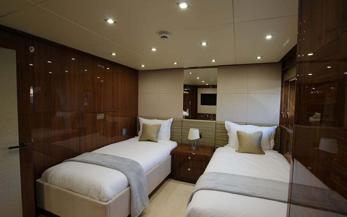 Motor Yacht LUSIA M twin stateroom