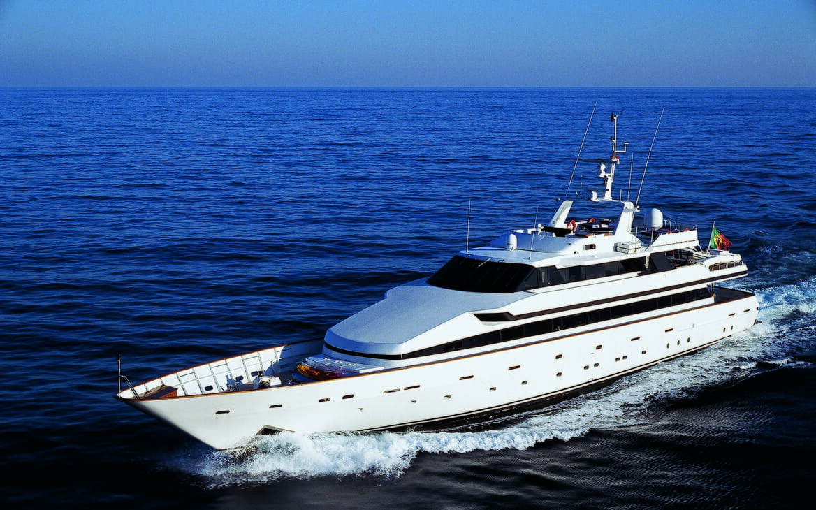 Motor yacht Costa Magna running shot