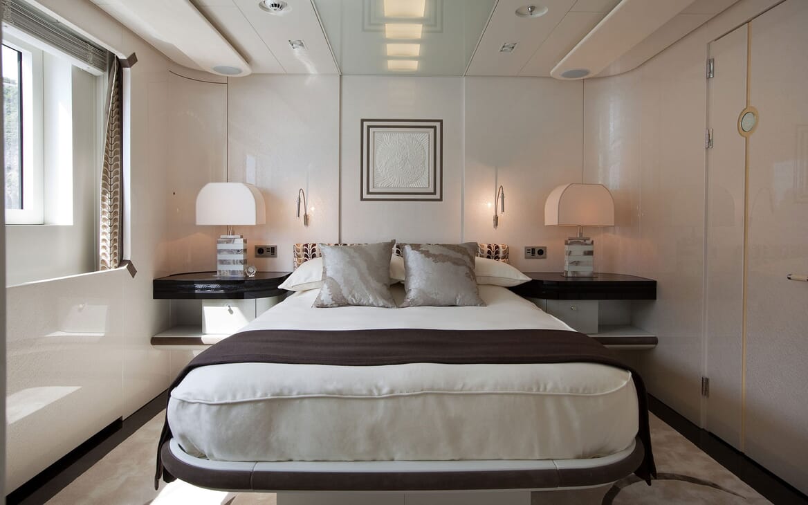 Motor Yacht QUITE ESSENTIAL Guest Double Stateroom