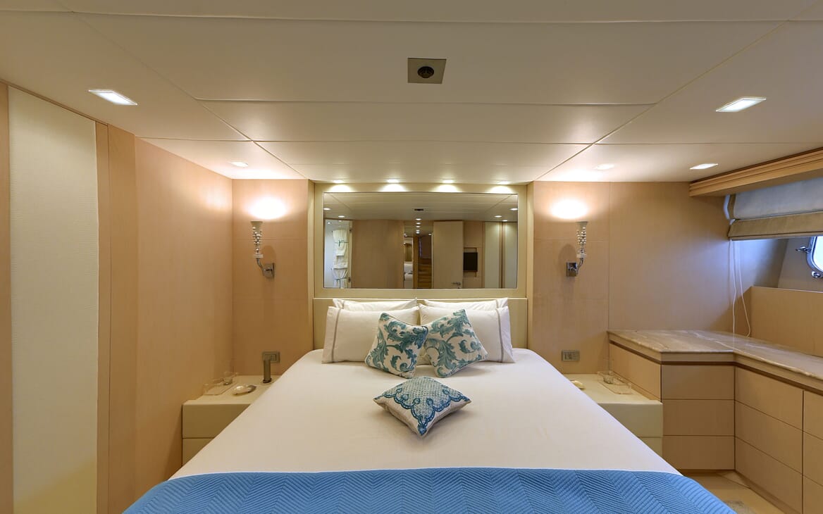 Motor Yacht Tuscan Sun twin stateroom