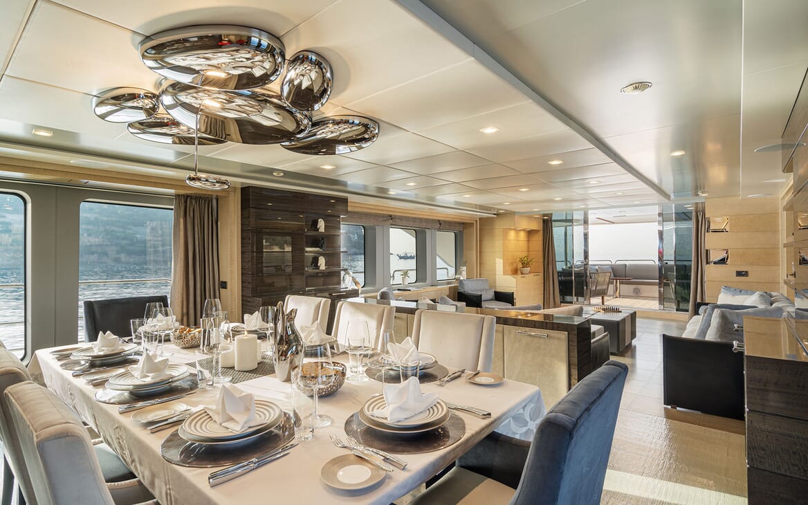 Motor Yacht Edesia VIP cabin
