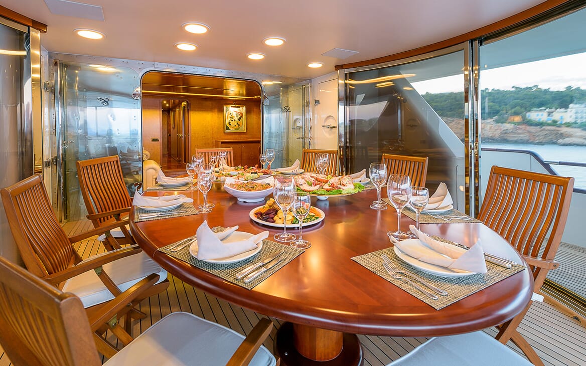 Motor Yacht CD TWO Exterior Aft Deck Dining