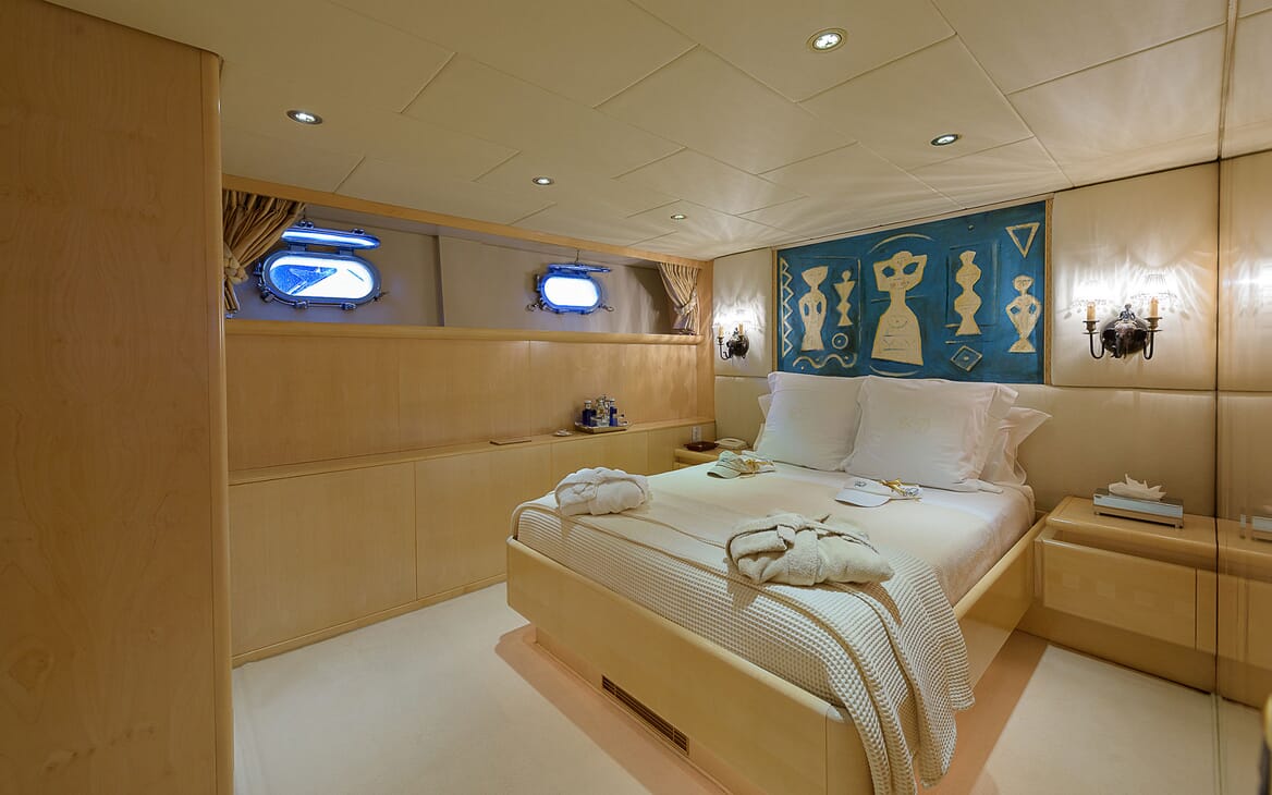 Motor Yacht CD TWO VIP Double Stateroom