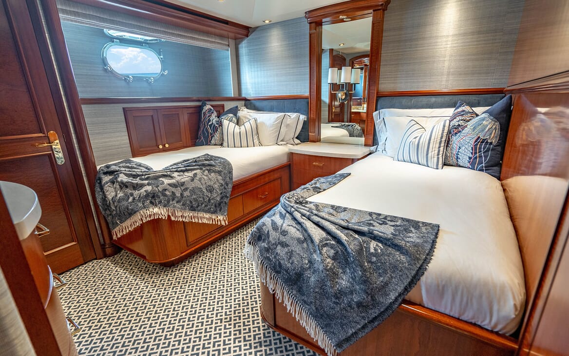 Motor Yacht RISK & REWARD Twin Guest Stateroom