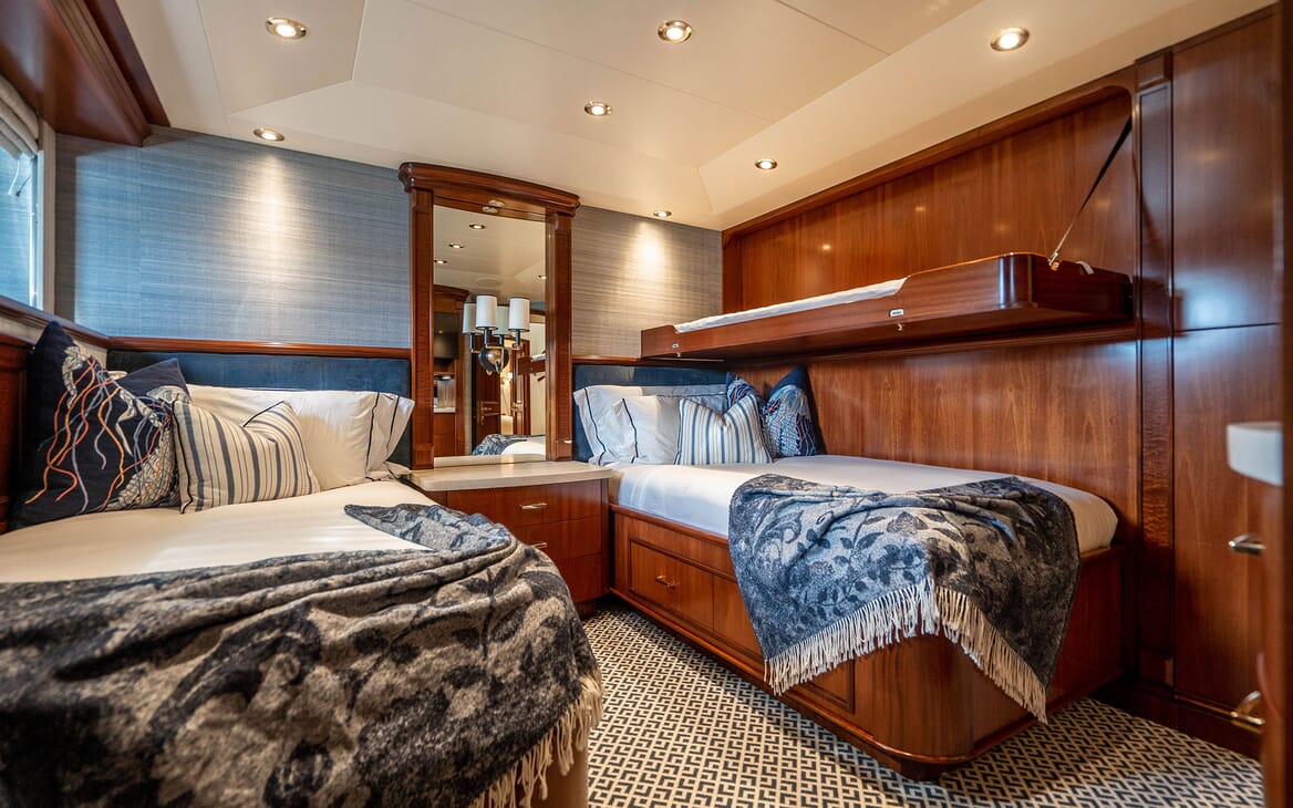 Motor Yacht RISK & REWARD Twin Guest Stateroom with Pullman