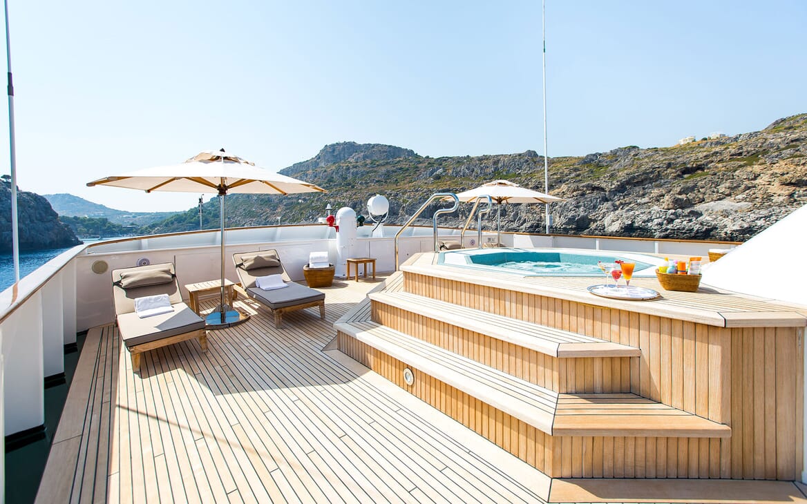 Motor Yacht ESMERALDA Sun Deck Loungers