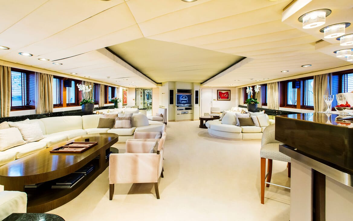 Motor Yacht ESMERALDA Main Salon Full